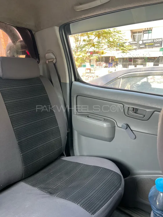 Toyota Hilux 2008 for Sale in Islamabad Toyota Hilux 2008 for Sale in Islamabad Image-10