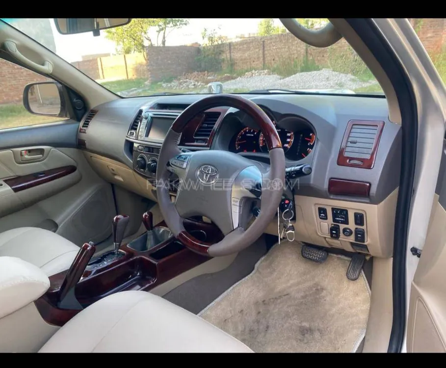 Toyota Hilux 2012 for Sale in Islamabad Toyota Hilux 2012 for Sale in Islamabad Image-12