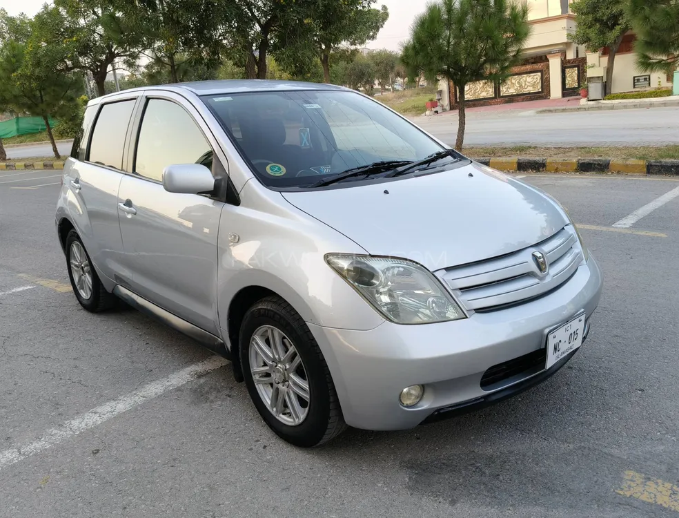 Toyota IST 2004 for Sale in Rawalpindi Toyota IST 2004 for Sale in Rawalpindi Image-3