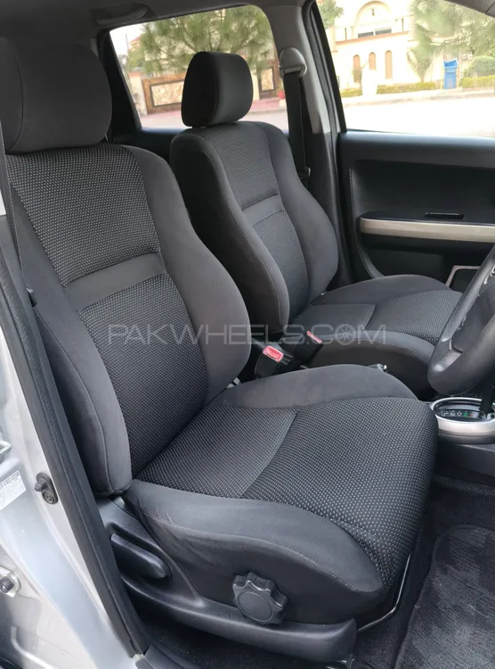 Toyota IST 2004 for Sale in Rawalpindi Toyota IST 2004 for Sale in Rawalpindi Image-19