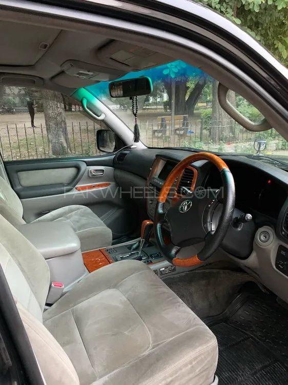 Toyota Land Cruiser 2006 for Sale in Lahore Toyota Land Cruiser 2006 for Sale in Lahore Image-11
