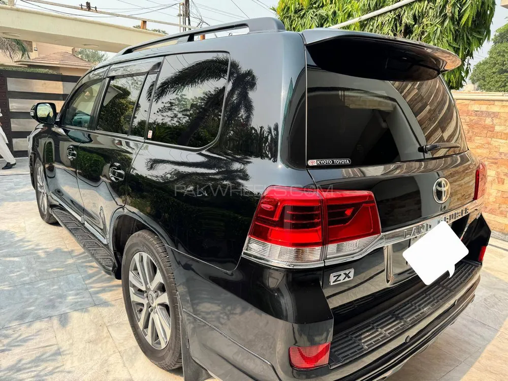 Toyota Land Cruiser 2011 for Sale in Lahore Toyota Land Cruiser 2011 for Sale in Lahore Image-3