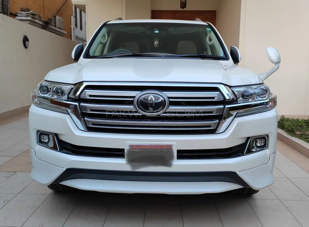 Toyota Land Cruiser 2017 for Sale in Karachi Toyota Land Cruiser 2017 for Sale in Karachi Image-1