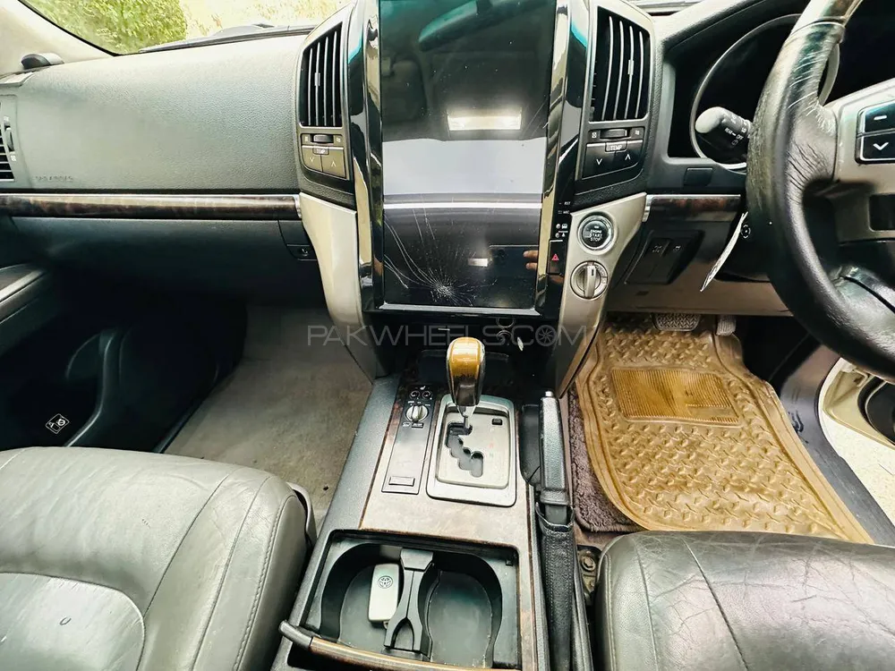 Toyota Land Cruiser 2011 for Sale in Lahore Toyota Land Cruiser 2011 for Sale in Lahore Image-5