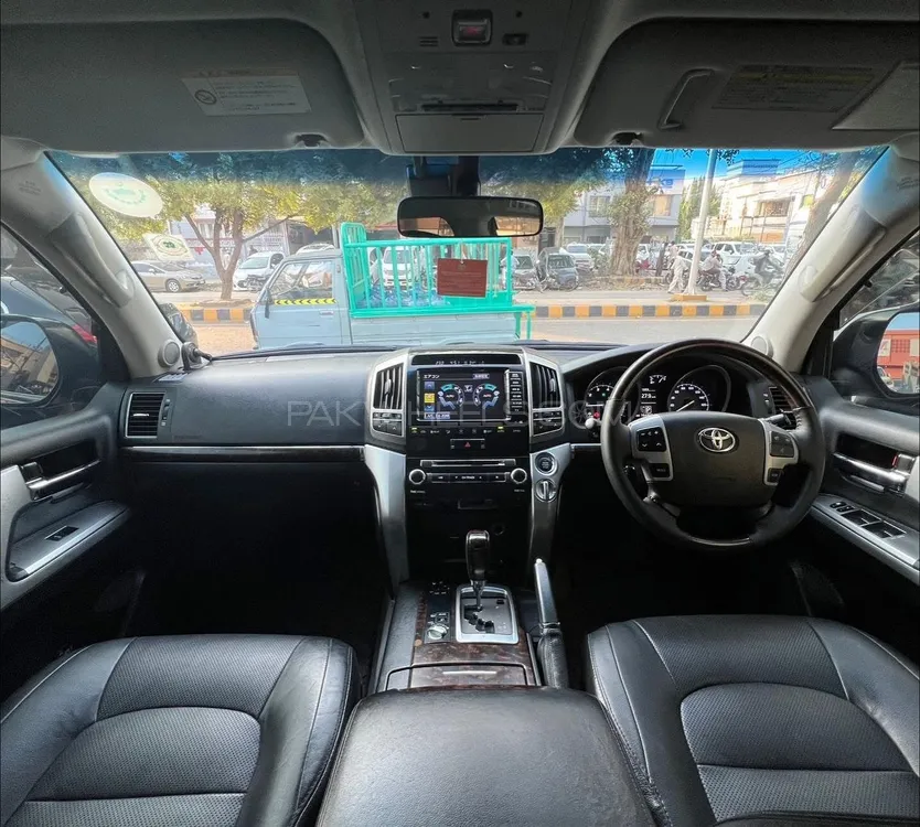 Toyota Land Cruiser 2012 for Sale in Karachi Toyota Land Cruiser 2012 for Sale in Karachi Image-5