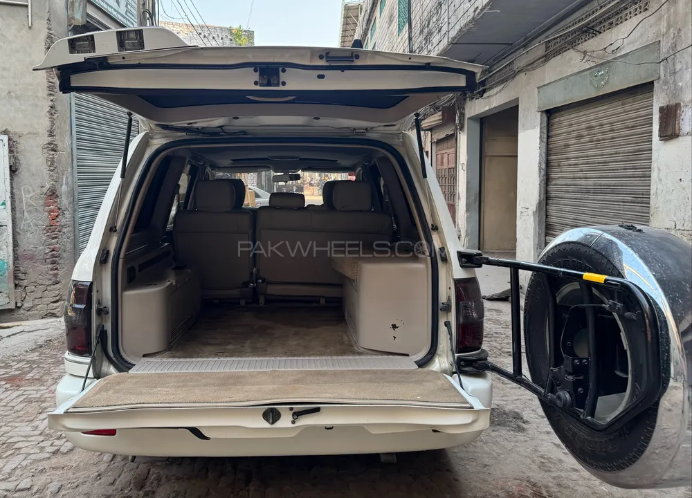 Toyota Land Cruiser 2000 for Sale in Gujranwala Toyota Land Cruiser 2000 for Sale in Gujranwala Image-12