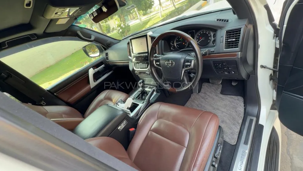 Toyota Land Cruiser 2016 for Sale in Islamabad Toyota Land Cruiser 2016 for Sale in Islamabad Image-6