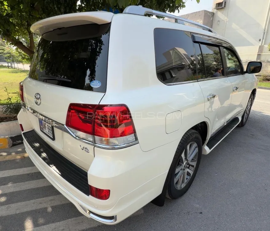 Toyota Land Cruiser 2016 for Sale in Islamabad Toyota Land Cruiser 2016 for Sale in Islamabad Image-4