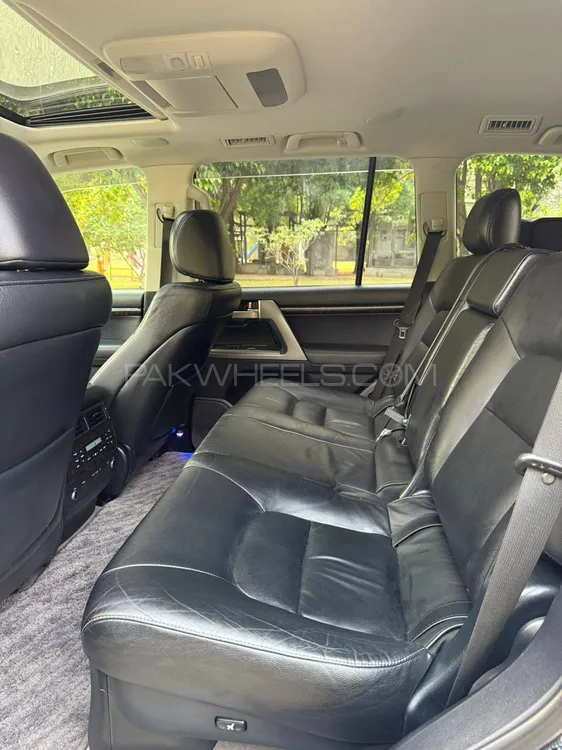 Toyota Land Cruiser 2010 for Sale in Lahore Toyota Land Cruiser 2010 for Sale in Lahore Image-8
