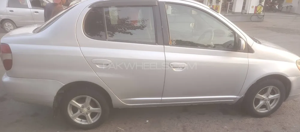 Toyota Platz 2002 for Sale in Lahore Toyota Platz 2002 for Sale in Lahore Image-1