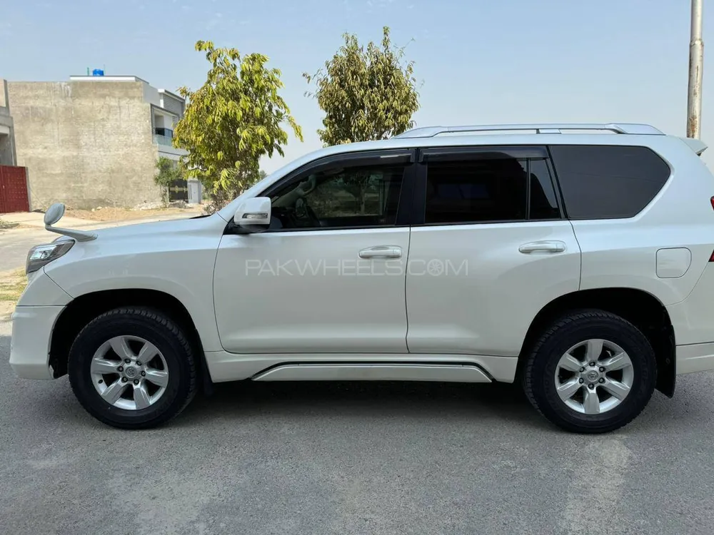 Toyota Prado 2013 for Sale in Multan Toyota Prado 2013 for Sale in Multan Image-3