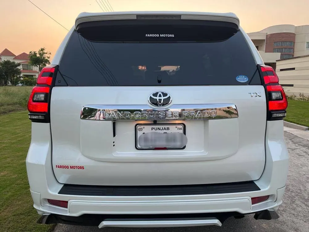 Toyota Prado 2017 for Sale in Lahore Toyota Prado 2017 for Sale in Lahore Image-5