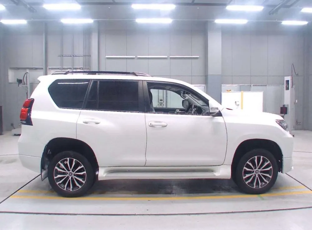 Toyota Prado 2019 for Sale in Faisalabad Toyota Prado 2019 for Sale in Faisalabad Image-3