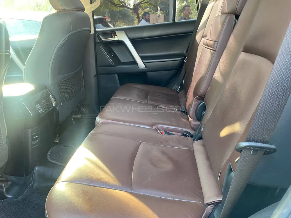 Toyota Prado 2016 for Sale in Jhelum Toyota Prado 2016 for Sale in Jhelum Image-6