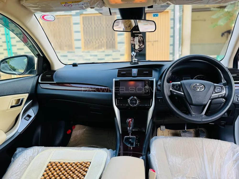 Toyota Premio 2016 for Sale in Peshawar Toyota Premio 2016 for Sale in Peshawar Image-7
