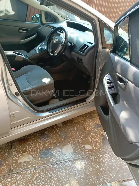 Toyota Prius 2010 for Sale in Rawalpindi Toyota Prius 2010 for Sale in Rawalpindi Image-10