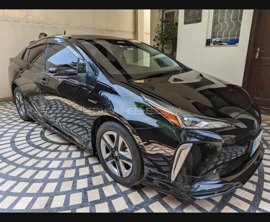 Toyota Prius 2019 for Sale in Peshawar Toyota Prius 2019 for Sale in Peshawar Image-1