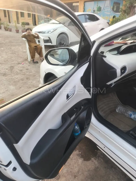 ٹویوٹا پریوس الفا 2016 for Sale in حیدرآباد ٹویوٹا پریوس الفا 2016 for Sale in حیدرآباد Image-7