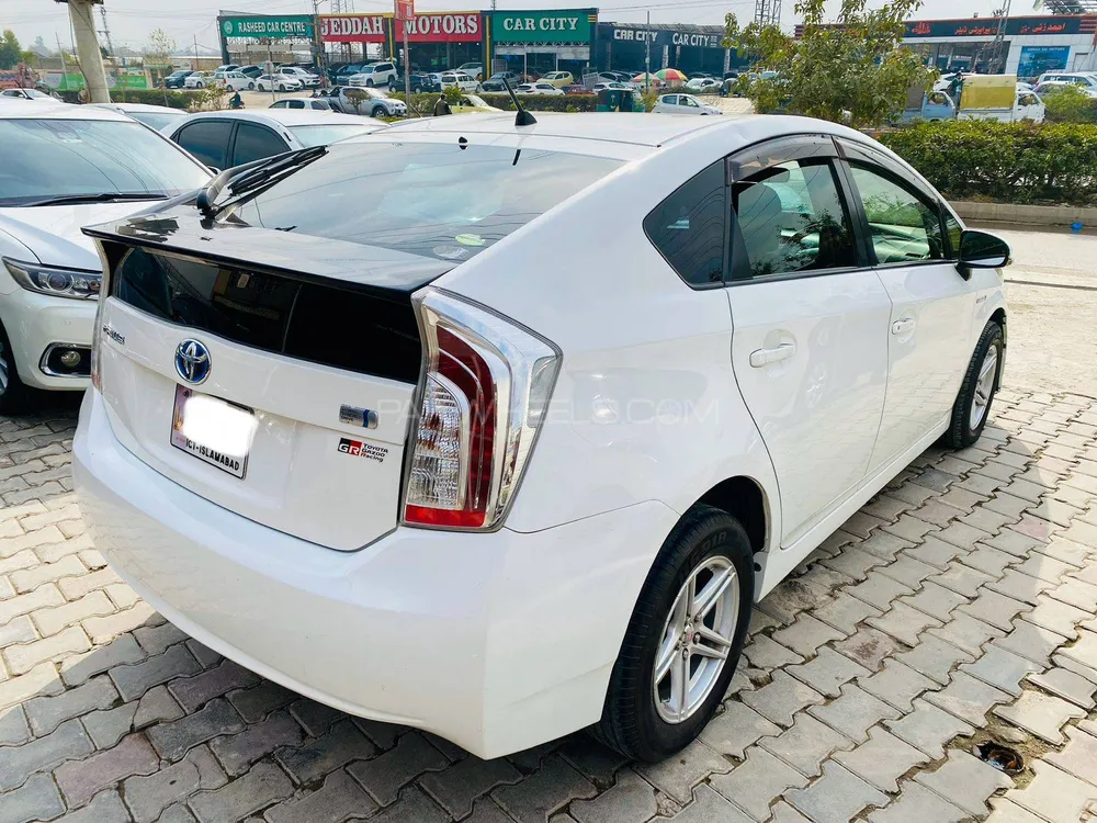 Toyota Prius 2014 for Sale in Peshawar Toyota Prius 2014 for Sale in Peshawar Image-14
