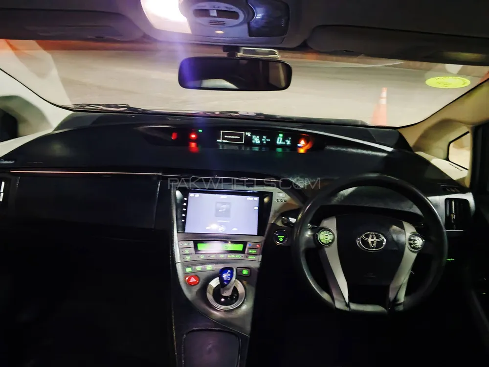 Toyota Prius 2012 for Sale in Rawalpindi Toyota Prius 2012 for Sale in Rawalpindi Image-11