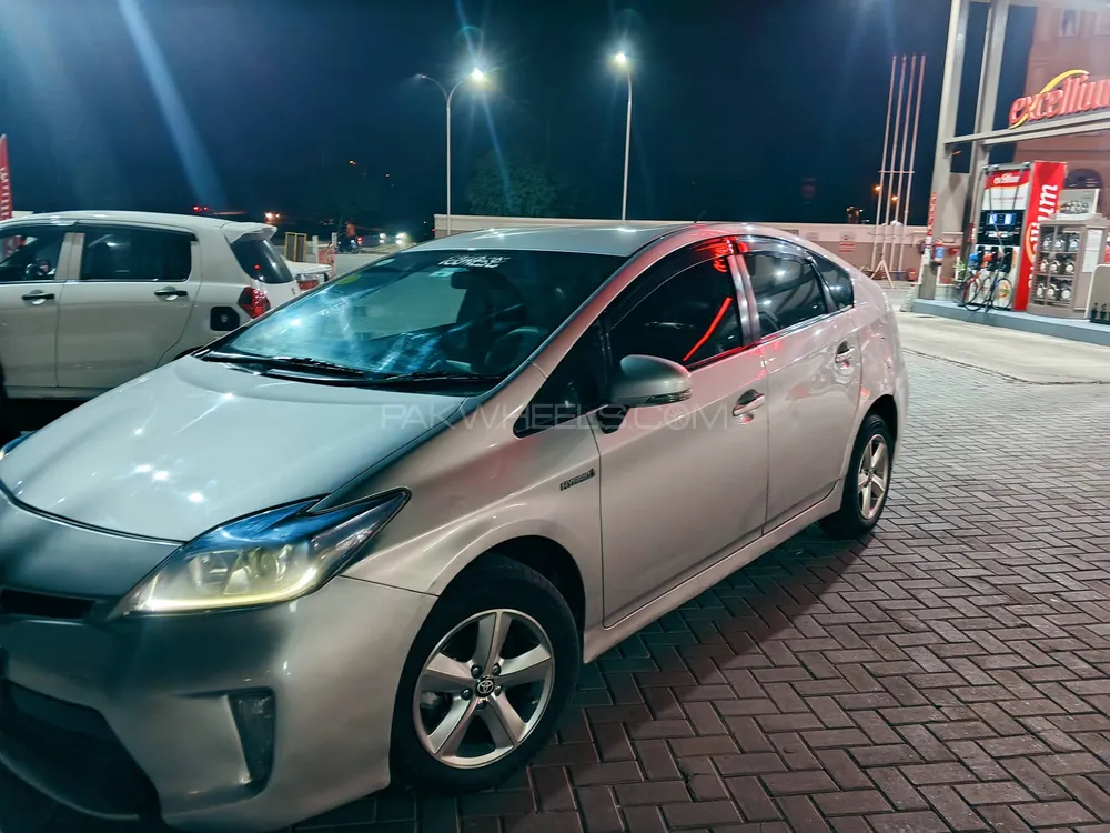 Toyota Prius 2012 for Sale in Rawalpindi Toyota Prius 2012 for Sale in Rawalpindi Image-4