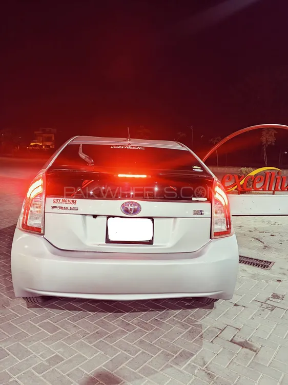 Toyota Prius 2012 for Sale in Rawalpindi Toyota Prius 2012 for Sale in Rawalpindi Image-3