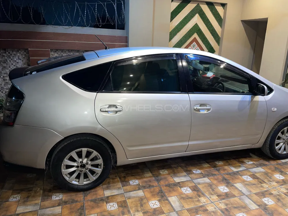 Toyota Prius 2007 for Sale in Lahore Toyota Prius 2007 for Sale in Lahore Image-9