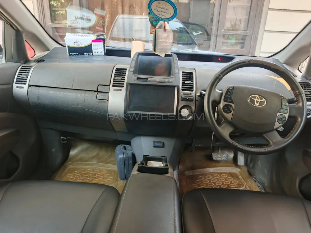 Toyota Prius 2007 for Sale in Karachi Toyota Prius 2007 for Sale in Karachi Image-9