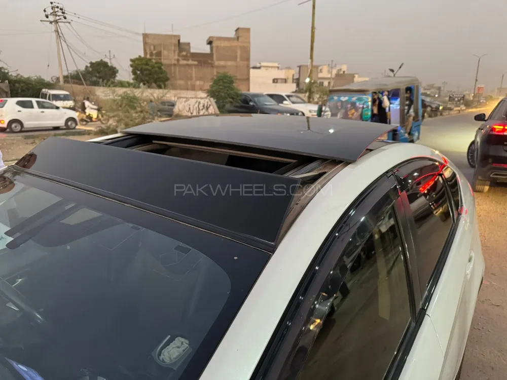Toyota Prius 2015 for Sale in Karachi Toyota Prius 2015 for Sale in Karachi Image-8