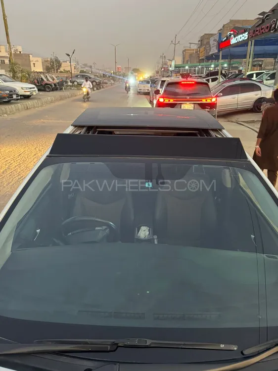 Toyota Prius 2015 for Sale in Karachi Toyota Prius 2015 for Sale in Karachi Image-9