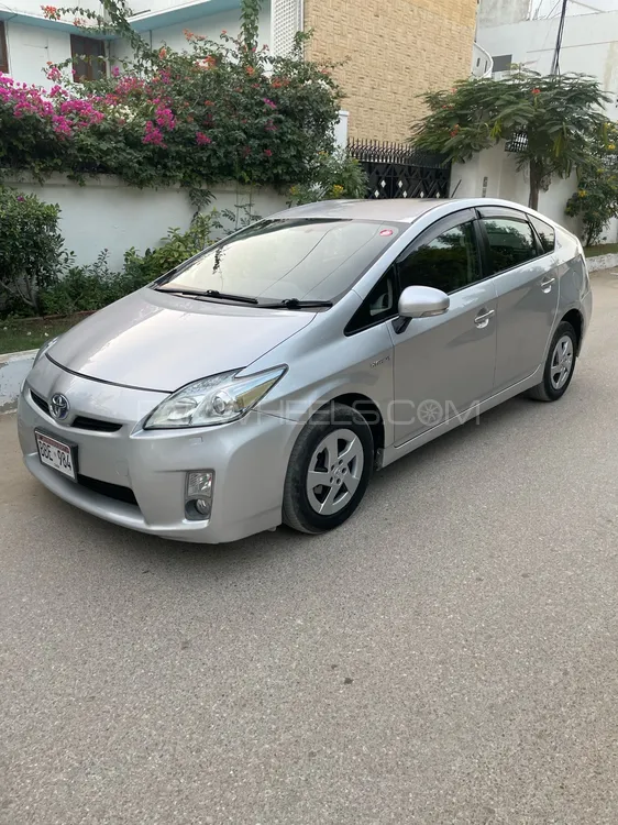 Toyota Prius 2010 for Sale in Karachi Toyota Prius 2010 for Sale in Karachi Image-1