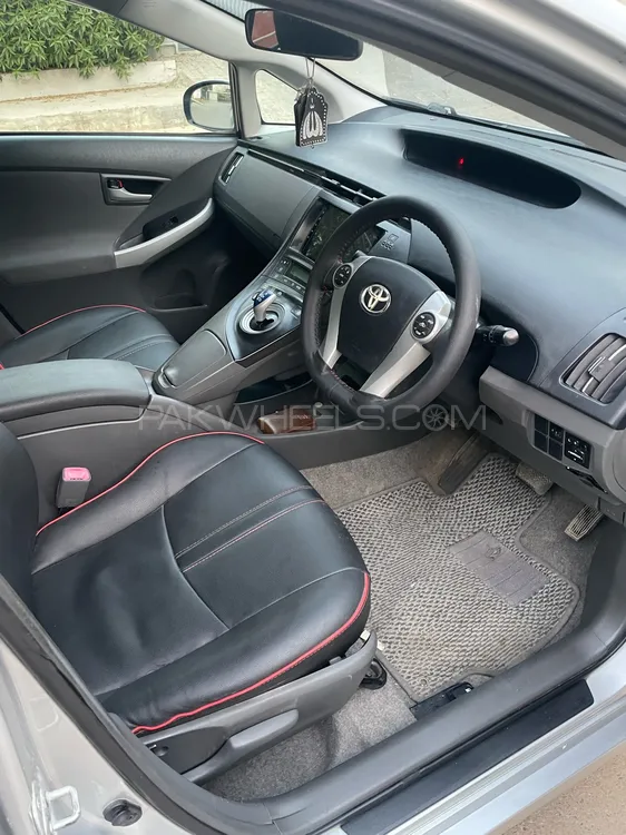 Toyota Prius 2010 for Sale in Karachi Toyota Prius 2010 for Sale in Karachi Image-6