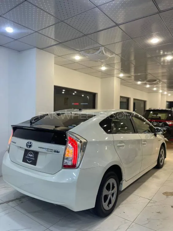 Toyota Prius 2014 for Sale in Karachi Toyota Prius 2014 for Sale in Karachi Image-13
