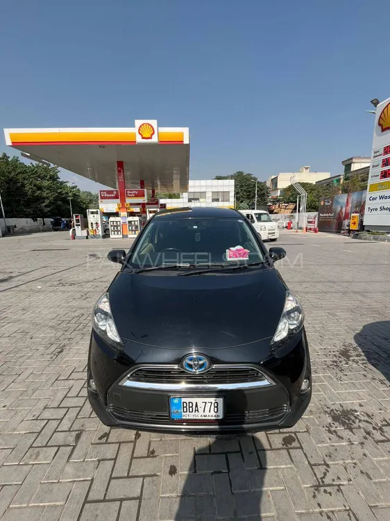 Toyota Sienta 2015 for Sale in Islamabad Toyota Sienta 2015 for Sale in Islamabad Image-1