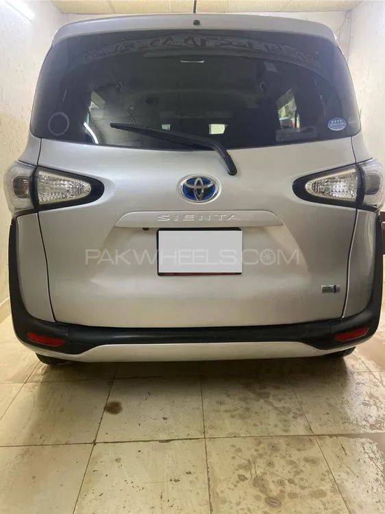 Toyota Sienta 2016 for Sale in Karachi Toyota Sienta 2016 for Sale in Karachi Image-4