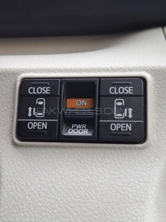 Toyota Sienta 2016 for Sale in Karachi Toyota Sienta 2016 for Sale in Karachi Image-16