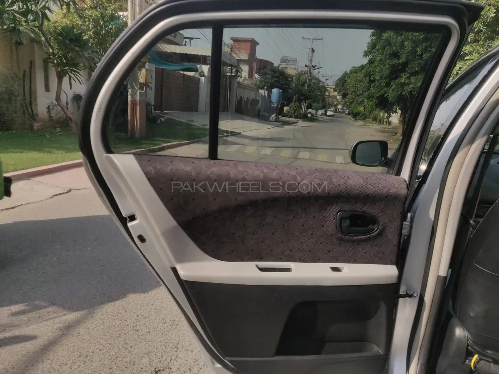 Toyota Vitz 2010 for Sale in Lahore Toyota Vitz 2010 for Sale in Lahore Image-13