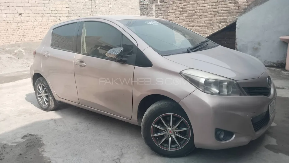 Toyota Vitz 2012 for Sale in Peshawar Toyota Vitz 2012 for Sale in Peshawar Image-3