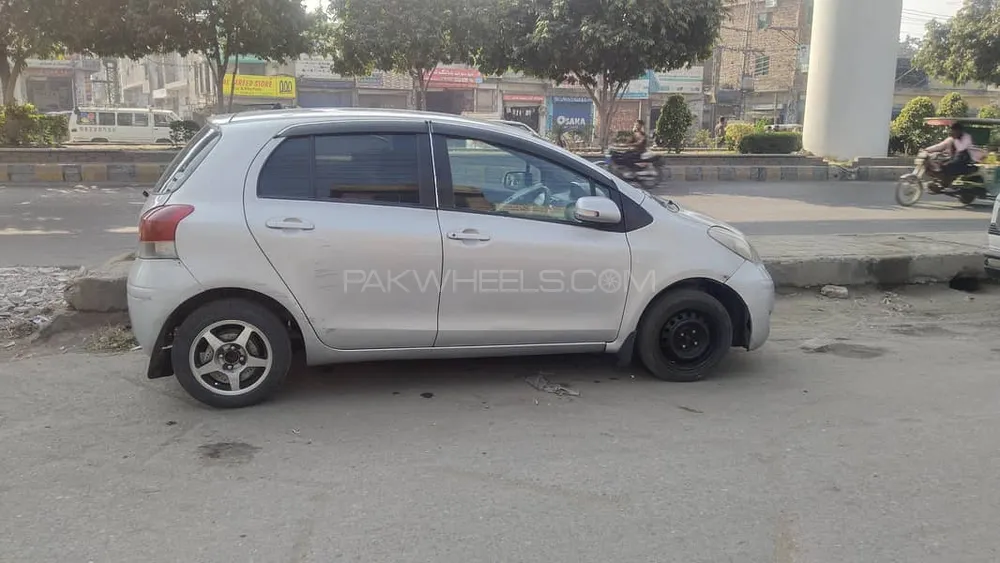 Toyota Vitz 2013 for Sale in Lahore Toyota Vitz 2013 for Sale in Lahore Image-2