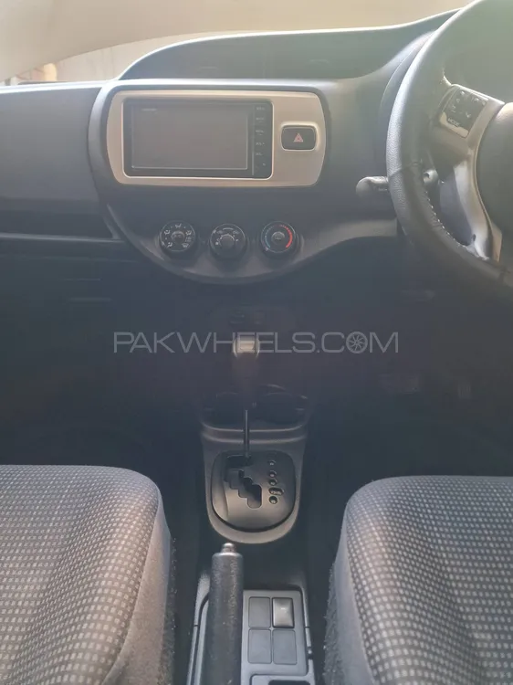 Toyota Vitz 2015 for Sale in Rawalpindi Toyota Vitz 2015 for Sale in Rawalpindi Image-10