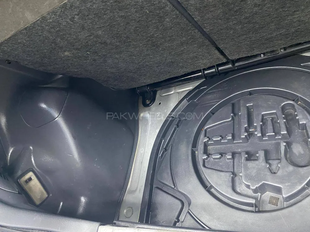 Toyota Vitz 2003 for Sale in Malakand Agency Toyota Vitz 2003 for Sale in Malakand Agency Image-4