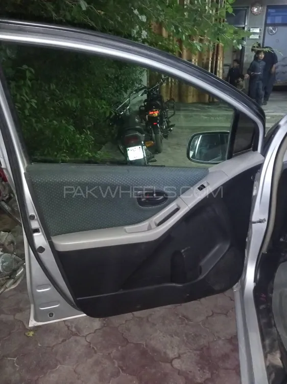 Toyota Vitz 2005 for Sale in Multan Toyota Vitz 2005 for Sale in Multan Image-4