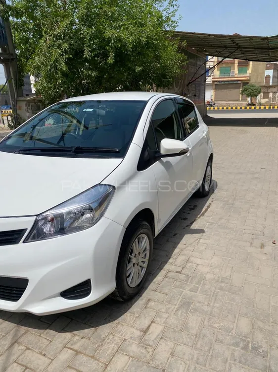Toyota Vitz 2014 for Sale in Sialkot Toyota Vitz 2014 for Sale in Sialkot Image-5