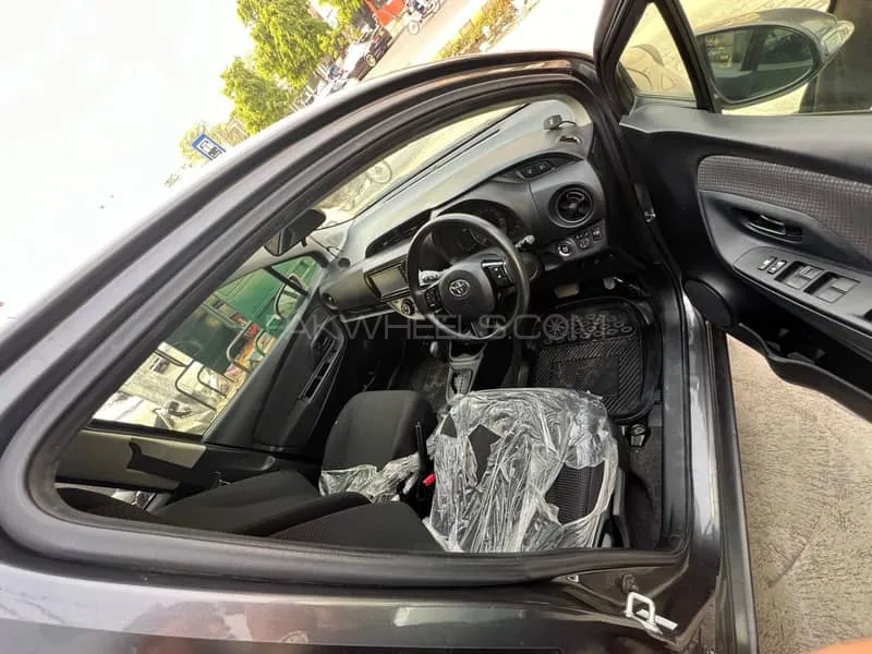 Toyota Vitz 2017 for Sale in Sargodha Toyota Vitz 2017 for Sale in Sargodha Image-3