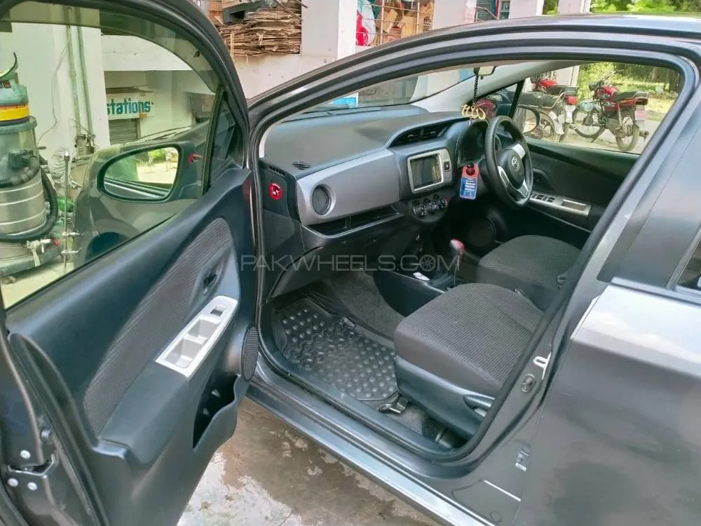 Toyota Vitz 2015 for Sale in Islamabad Toyota Vitz 2015 for Sale in Islamabad Image-6
