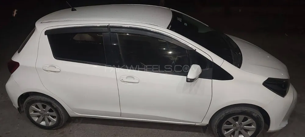 Toyota Vitz 2018 for Sale in Faisalabad Toyota Vitz 2018 for Sale in Faisalabad Image-4