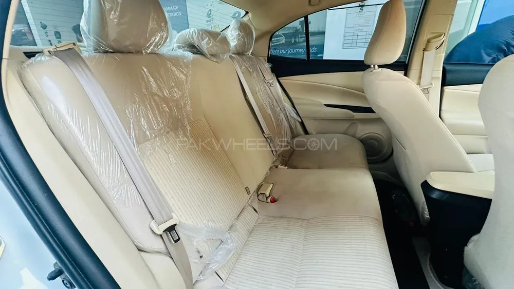 Toyota Yaris Sedan 2024 for Sale in Lahore Toyota Yaris Sedan 2024 for Sale in Lahore Image-11