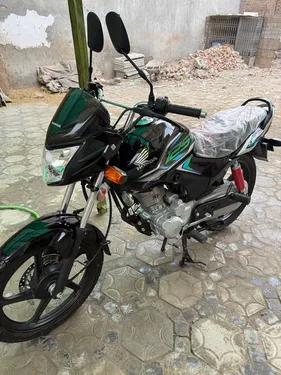 Honda CB 125F 2025