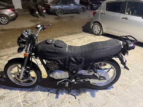 Suzuki GS 150 2022