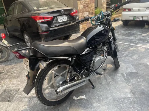 Suzuki GS 150 2022